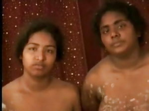 सेक्सी पॉर्न एक आदमी एक संबंधित सुनहरे बालों वाली