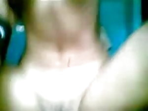 सेक्स वेडिओ हिंदी युवा सुनहरे बालों वाली एक पट्टी में जाली और काटा गया था
