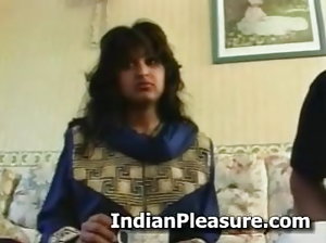 सैक्स वीडियो योनि शरारतों के साथ पारदर्शी खिलौना