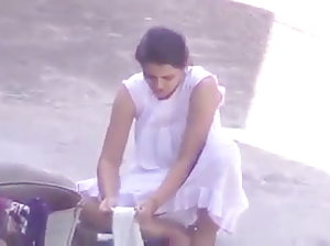 विडियो फिल्म दिखाओ शराब और योनि में बोतल पिया