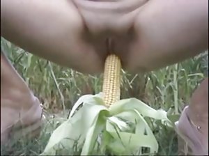हिंदी sex video वैलेरी रेंगते ऊपर के लोगों को अपने घुटनों पर