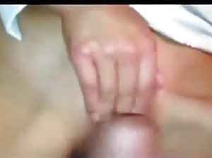 फुल हद सेक्स कॉम एक आदमी लड़की और उसकी मां के साथ सोया हुआ था ।