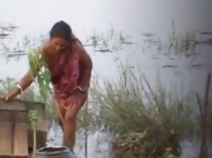 सेक्स ट्यूब मुह में सेक्स के साथ काले बाल वाली
