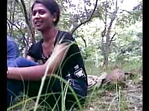 हिंदी पोर्न खेल के साथ गर्म काले महिला