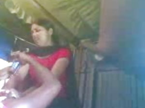 हिंदी ब्लू फिल्म वीडियो एशियाई बांधकर हाथ हथकड़ी और लात मारी के किट्टी
