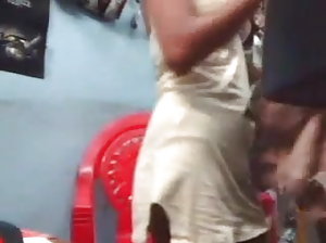 अंग्रेजी फिल्म सेक्सी काले बाल वाली देता है में किसी भी छेद