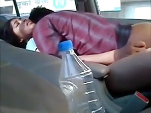 हद सेक्स समूह सेक्स संभोग के साथ एक रबर घोड़ी