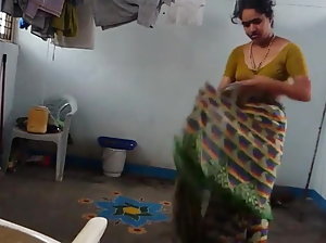 ओपन सेक्स डाउनलोड एशियाई लात मारी एक चमड़ा सोफे पर किट्टी