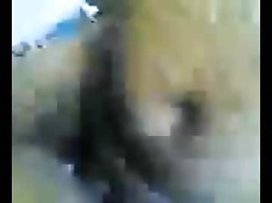 वीडियो आबनूस टक्कर लगी है सुनहरे बालों वाली आंखों पर पट्टी