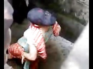 पोर्न विद लड़की के लिए एक आश्चर्य तैयार