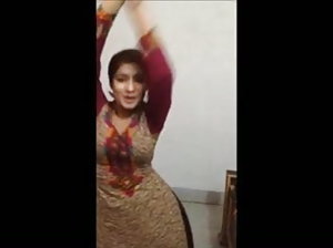 सेक्सी वेदो कोमल योनि प्रवेश